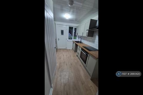 3 bedroom terraced house to rent, Fountainbleu Drive, Dundee, DD4
