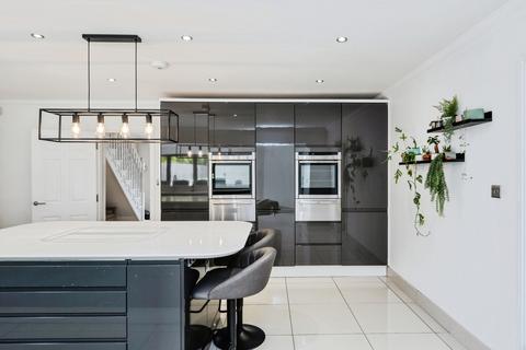 5 bedroom detached house for sale, Hendre Road, Llanelli SA14