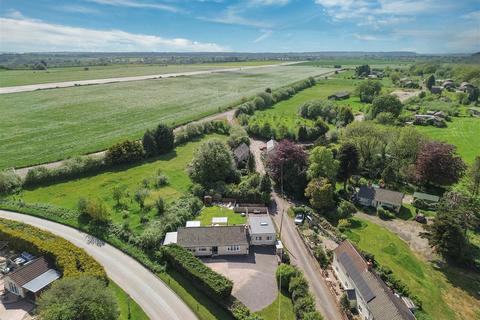 4 bedroom bungalow for sale, Smeatharpe, Honiton