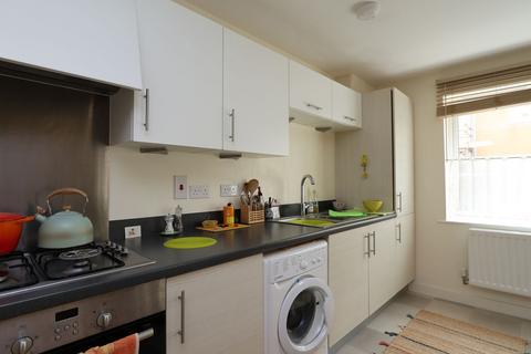 2 bedroom ground floor flat for sale, Wain Close, Penarth Heights, Penarth