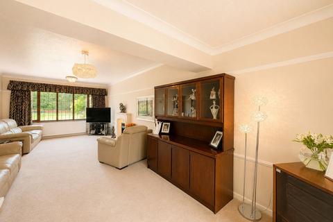 4 bedroom detached house for sale, Wedgewood Close, Burntwood, WS7 9HT