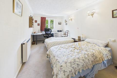 2 bedroom flat for sale, BOURNE COURT, CATERHAM VALLEY