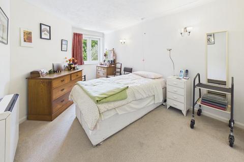 2 bedroom flat for sale, BOURNE COURT, CATERHAM VALLEY