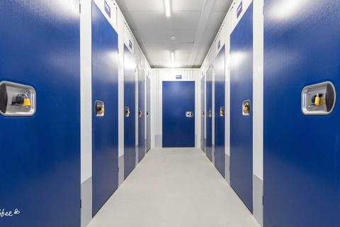 Garage to rent, Roman Road, London NW2