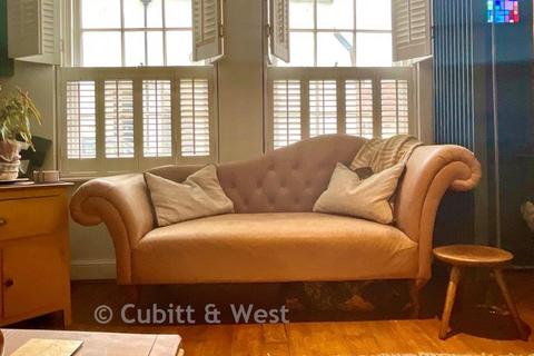 4 bedroom townhouse for sale, Tarrant Street, Arundel BN18