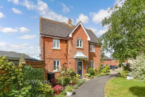 3 bedroom end of terrace house for sale, Vespasian Way, Ashford TN23