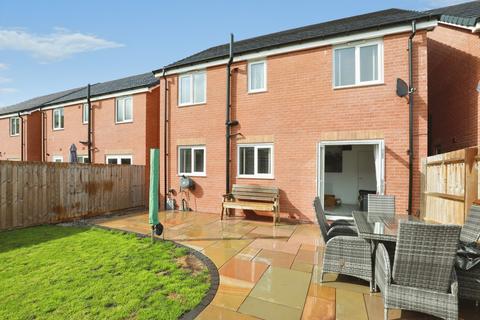 4 bedroom detached house for sale, Bunkers Hill, Stoke-on-Trent, ST7