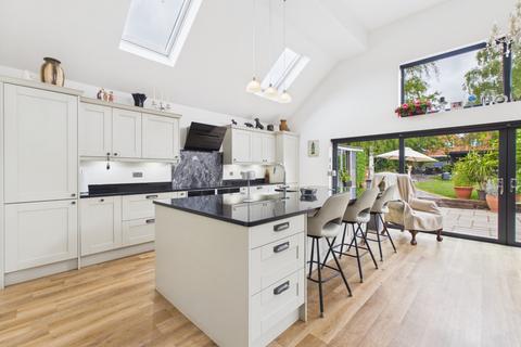 3 bedroom detached bungalow for sale, Newport Pagnell Road, Hardingstone, NN4 6ER