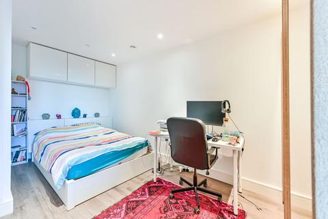 1 bedroom flat to rent, Gaumont Place, Streatham Hill, London, SW2