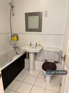 1 bedroom flat to rent, Clockhouse Place, London, SW15