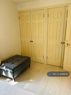 1 bedroom flat to rent, Clockhouse Place, London, SW15