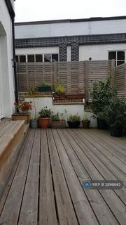 1 bedroom in a flat share to rent, Station Rise, London, SE27