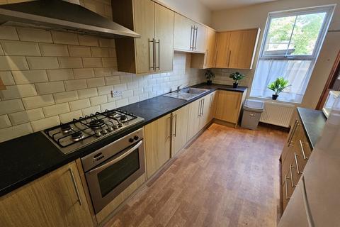 1 bedroom in a house share to rent, Cambridge Street - UFL