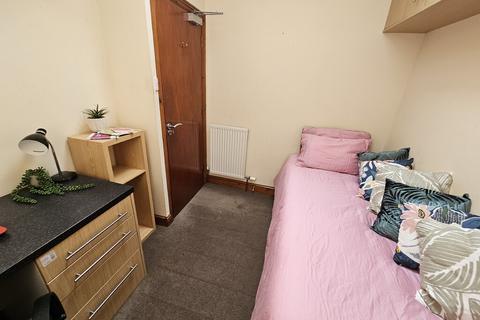 1 bedroom in a house share to rent, Cambridge Street - UBM