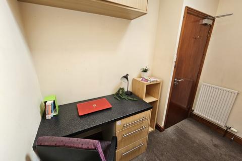 1 bedroom in a house share to rent, Cambridge Street - UBM