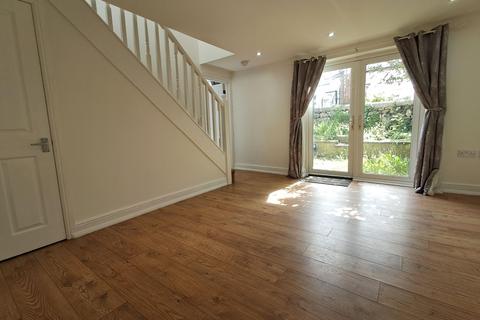 2 bedroom maisonette to rent, 12 High Street, Fishguard, Pembrokeshire