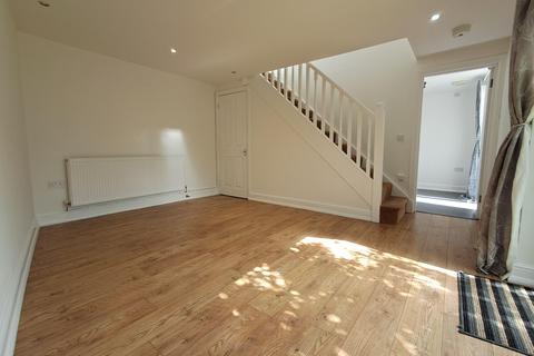 2 bedroom maisonette to rent, 12 High Street, Fishguard, Pembrokeshire