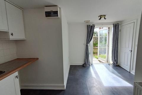 2 bedroom maisonette to rent, 12 High Street, Fishguard, Pembrokeshire