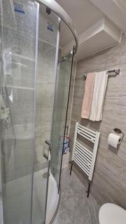Studio to rent, Tresham Crescent, London