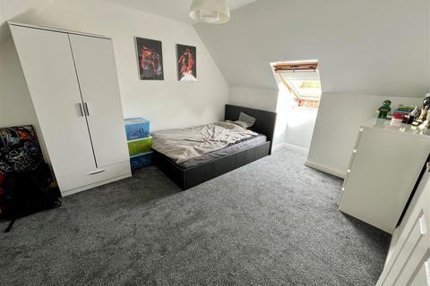 3 bedroom terraced house for sale, Wormley Court, Riccall Close, Hull