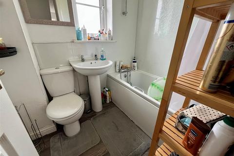 3 bedroom terraced house for sale, Wormley Court, Riccall Close, Hull