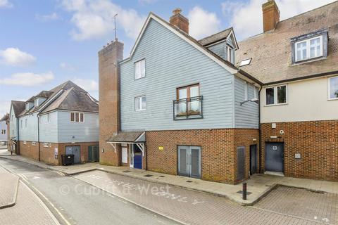 2 bedroom flat for sale, Turnpike House, Horsham RH13