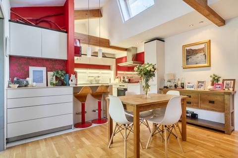 2 bedroom bungalow for sale, North Drive, Littleton, Winchester