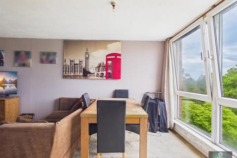 2 bedroom flat for sale, Milton Mount, Crawley RH10