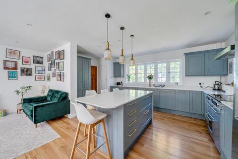 5 bedroom detached house for sale, Abbots Close, Guildford