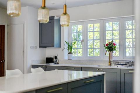 5 bedroom detached house for sale, Abbots Close, Guildford