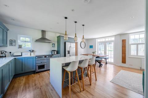 5 bedroom detached house for sale, Abbots Close, Guildford