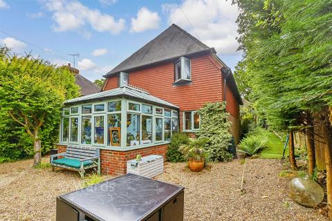 3 bedroom detached house for sale, Ingleden Park Road, Tenterden, Kent