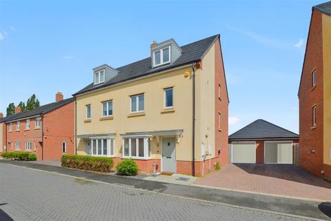 4 bedroom semi-detached house for sale, Boundary Drive, Wexham, Slough