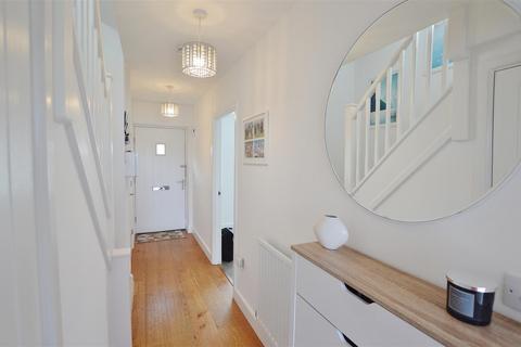 4 bedroom semi-detached house for sale, Boundary Drive, Wexham, Slough
