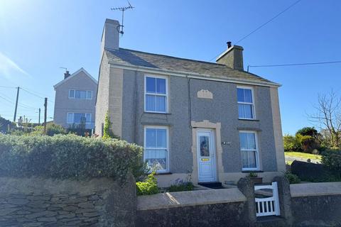 3 bedroom detached house for sale, Ednyfed Hill, Amlwch, Anglesey, LL68