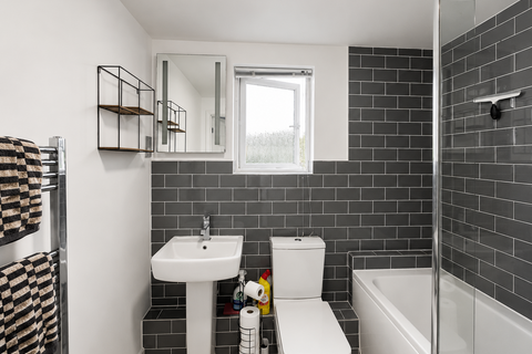 2 bedroom flat to rent, Golden Mile View, Newport, NP20