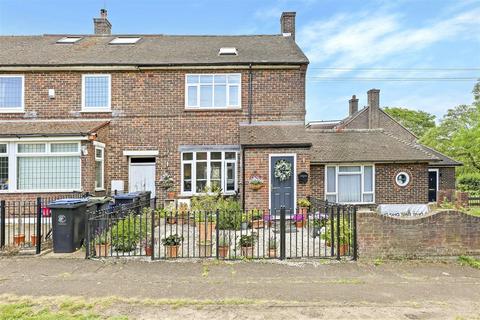 Ladyfields, Loughton