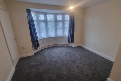 1 bedroom in a flat share to rent, Uxbridge Road, Hillingdon, Hayes, Greater London,  UB4 8HP