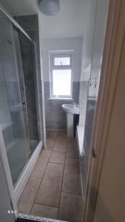 1 bedroom in a flat share to rent, Uxbridge Road, Hillingdon, Hayes, Greater London,  UB4 8HP