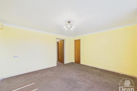 2 bedroom apartment for sale, Kimberley Drive, Lydney GL15