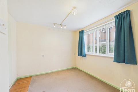 2 bedroom apartment for sale, Kimberley Drive, Lydney GL15