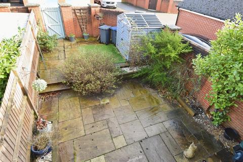 3 bedroom end of terrace house for sale, Nevill Close, Amesbury, SP4 7XW