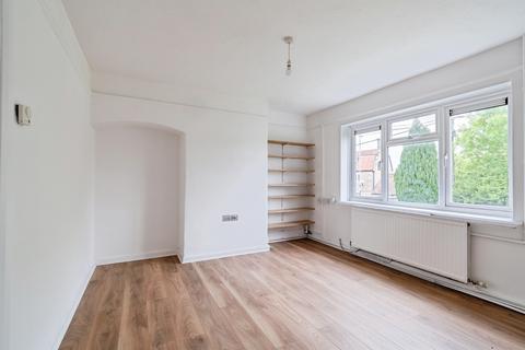 3 bedroom end of terrace house for sale, London Road, Chippenham