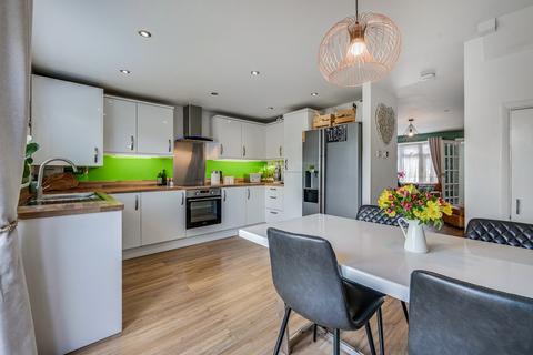 4 bedroom terraced house for sale, Firecrest Road, Tile Kiln, Chelmsford