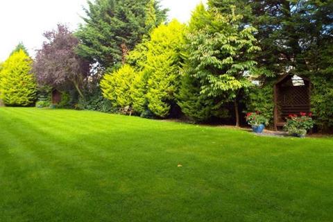 2 bedroom ground floor flat for sale, Taverners Lodge, Cockfosters, EN4