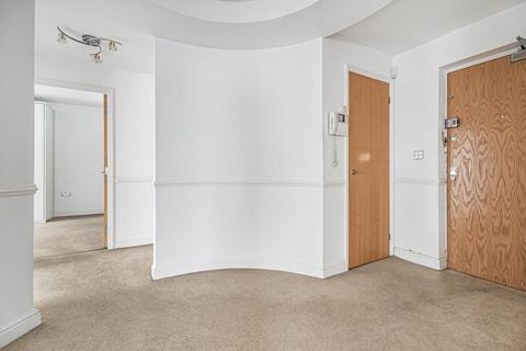 2 bedroom ground floor flat for sale, Taverners Lodge, Cockfosters, EN4