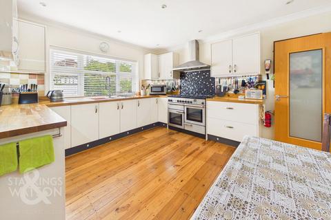 3 bedroom detached bungalow for sale, The Street, Brundall, Norwich