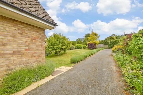 3 bedroom chalet for sale, Hurst Close, Tenterden, Kent