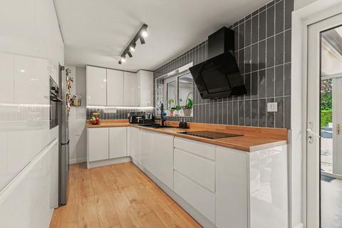2 bedroom detached bungalow for sale, Owletts End, Evesham WR11