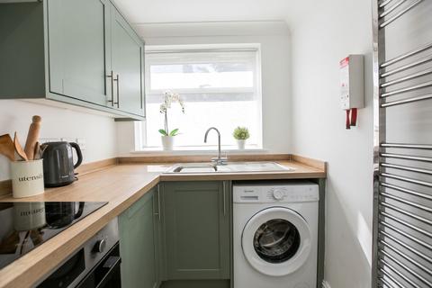 4 bedroom terraced house to rent, Lamcote Grove, Nottingham, NG2